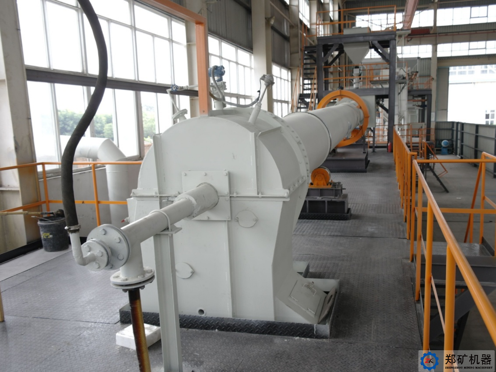 透鋰長(cháng)石粉磨煅燒中試試驗